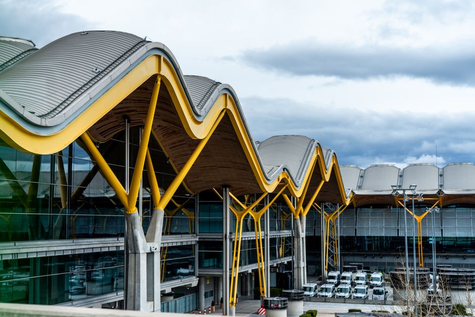 Avion na pisti Međunarodnog aerodroma Sarajevo